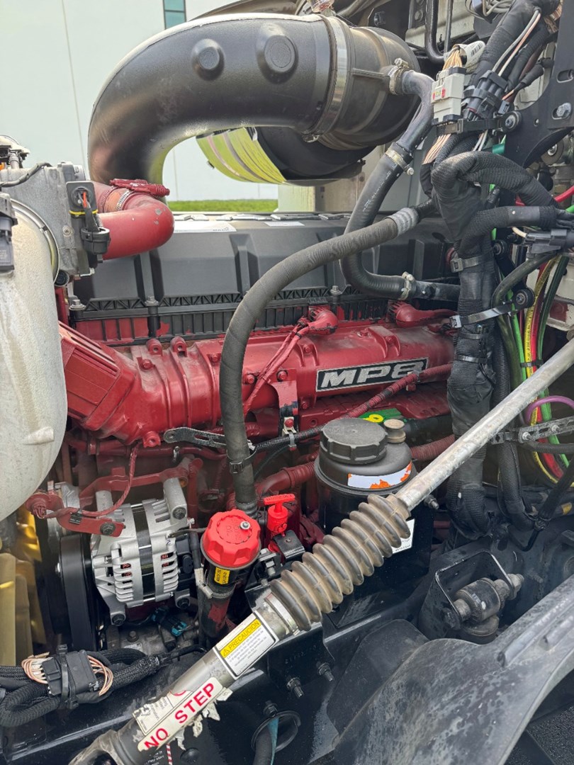 2022 MACK AN64T - USED TRUCKS DAY CAB - image 9